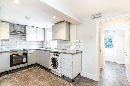 1 bedroom semi-detached house to rent - Photo 3