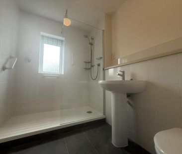 3 bedroom end of terrace house to rent - Photo 3