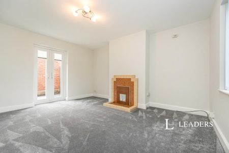 2 bedroom terraced house to rent - Photo 4