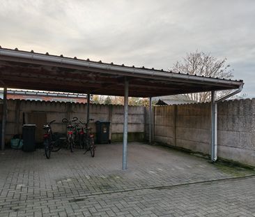 Ruim duplex appartement met terras en autostaanplaats te Lokeren - Photo 5