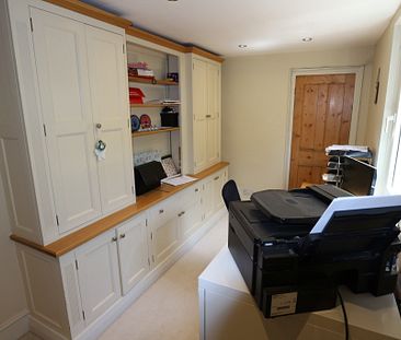 Four Bedroom Detached House to Rent in Chelmsford - Photo 3