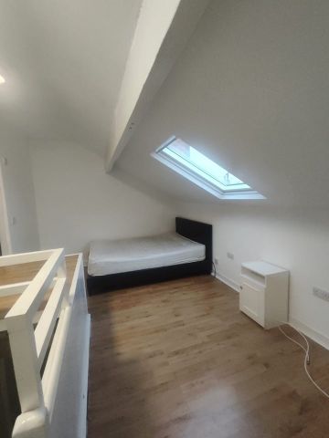 1 Bed Flat, Aberdeen Walk, LS12 - Photo 3