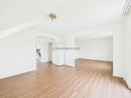 Mixed-use single-family home with commercial facilities and car elevator - Photo 4