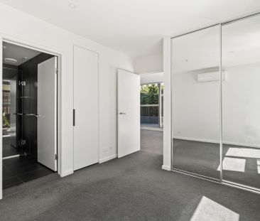 Ultimate city living experience - Photo 5