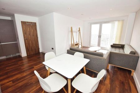 3 bedroom flat to rent - Photo 3