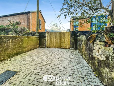 Crwys Place, Roath, Cardiff - Photo 2