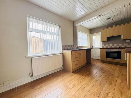 105 East Way, Rathcoole, Newtownabbey, BT37 9NW - Photo 5