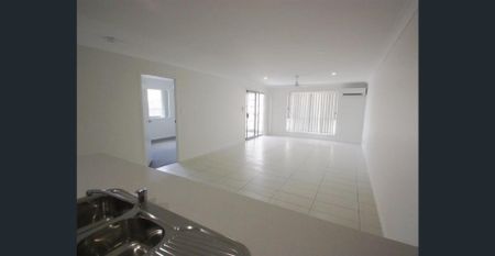 High up on the hill to catch the breezes - Photo 2