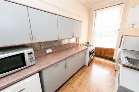 B Blenheim Square, Hyde Park, Leeds - Photo 4