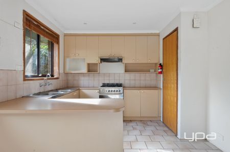 Low Maintenance 3 Bedroom Home in Melton South! - Photo 5