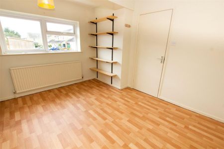 4 bedroom semi-detached house to rent - Photo 2