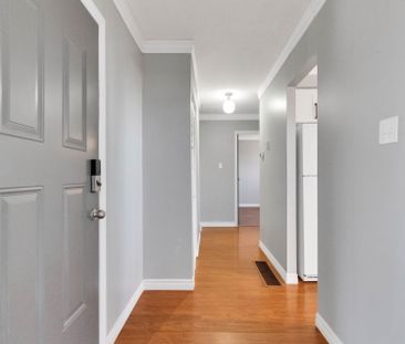 For Lease - 42 Farmingdale Crescent Unit# MainFl, Barrie, Ontario - Photo 2