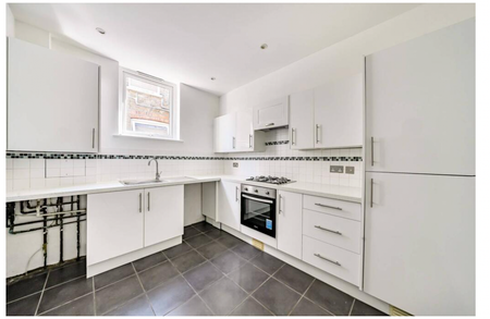 Modern Two Bedroom Maisonette for Rent in London, W7 - Photo 3