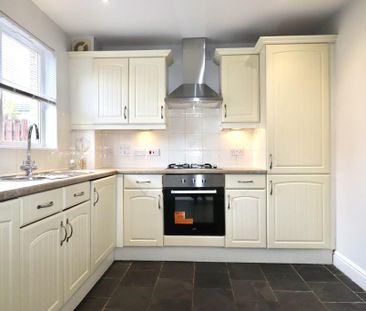 2 bedroom semi-detached house to rent - Photo 3