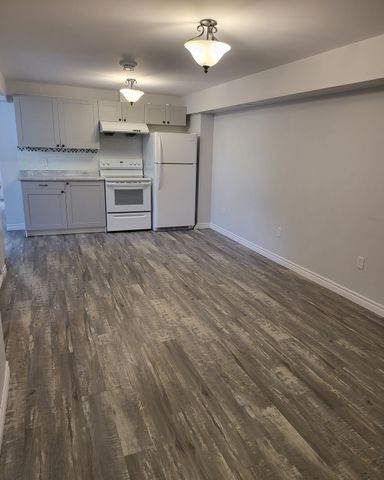 2-990 Uxbridge Crescent, Kingston, ON K7M 8K7 - Photo 2