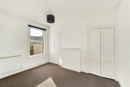 4 bedroom terraced house to rent - Photo 5