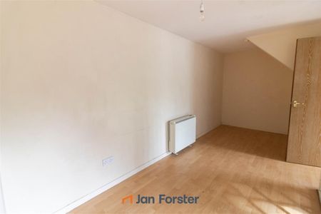 3 Bedroom Maisonette - Photo 5