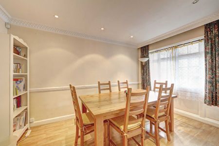 Pine Grove, Wimbledon, SW19, London - Photo 2