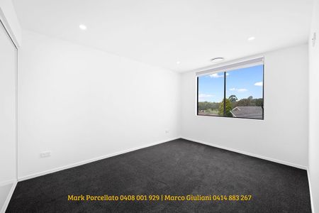 Modern oversized 4 bedroom Duplex Plus Separate Study Nook - Photo 2