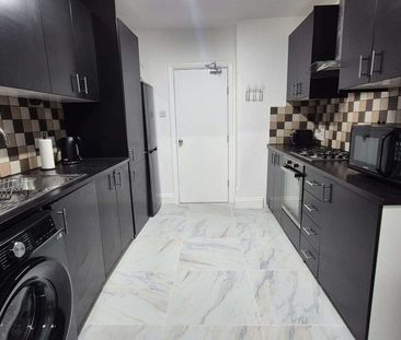 Bell Close Room 3 - Photo 5