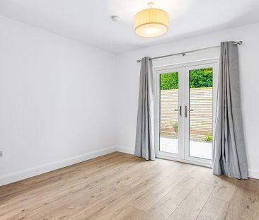 3 Heathfield, Monkstown, Co. Dublin., Co. Cork - Photo 2