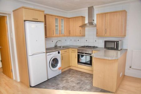 2 bedroom apartment to rent - Photo 4