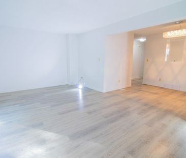 **SPACIOUS** 4 BEDROOM TOWNHOUSE IN ST. CATHARINES!! - Photo 6