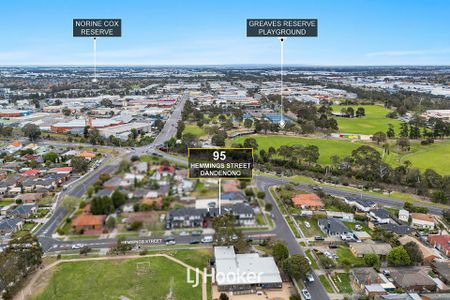 Expansive Modern Living with Double-Storey Design and Lifestyle Appeal - Photo 4