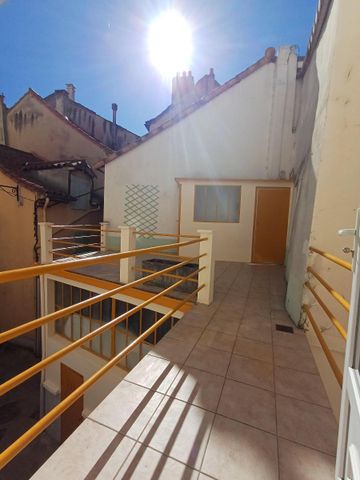 Location Appartement 2 pièces 50m² MILLAU 12100 - Photo 5