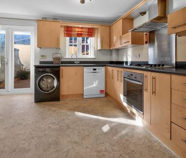 4 bedroom terraced house to rent - Photo 6