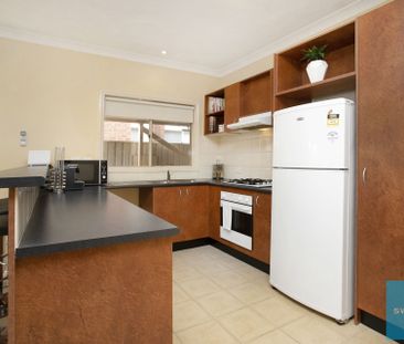 charming and comfortable 3 bedroom home - Photo 4