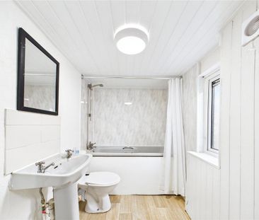 3 bedroom terraced house to rent - Photo 3