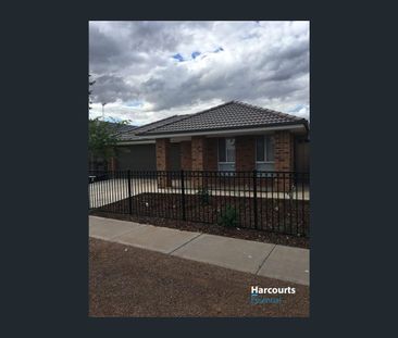 4 Roberts Crescent, Smithfield Plains, SA 5114 - Photo 1