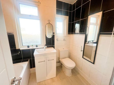 4 bedroom terraced house to rent - Photo 4