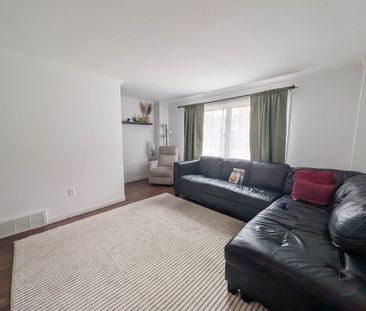 5963 Valley Way, Niagara Falls - 3 Bedroom Townhouse - Photo 2