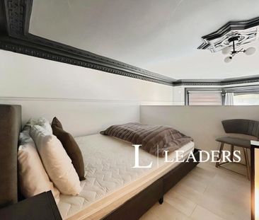 Studio to rent - Photo 6