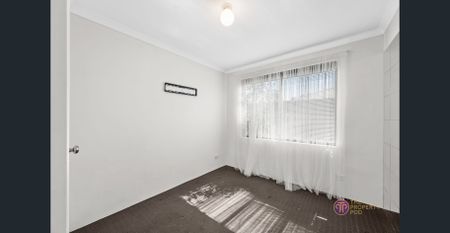 Spacious 4x2 Family Home with Pool & Spa - Photo 5