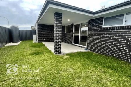 MODERN 3 BEDROOM HOME IN BRENTWOOD ESTATE - Photo 4