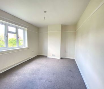 A well presented family home located in vibrant Ditton. - Photo 2