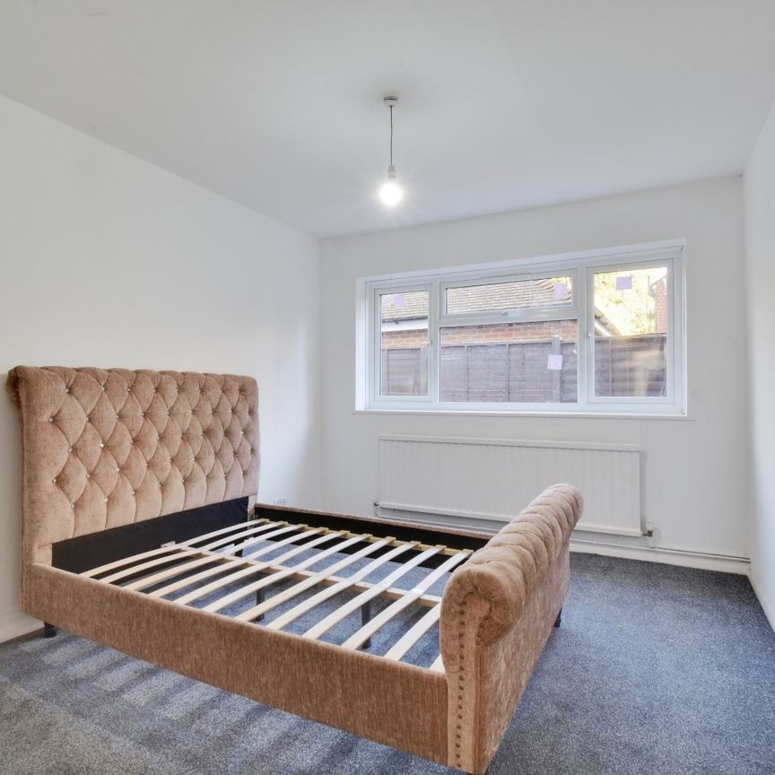 3 bedroom apartment to rent - Photo 1