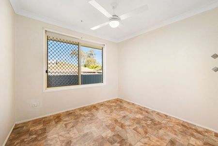 Spacious 4 bedroom family home with Solar - Photo 3