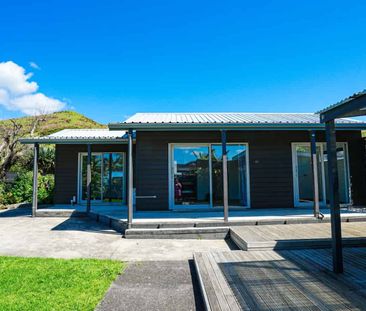 3 Bedroom + 1 Hobby Room (outside) Kawakawa Bay - Waterviews - Photo 3