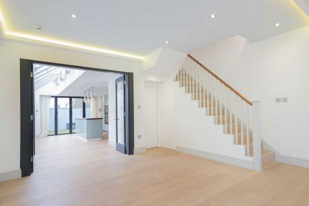 5 bedroom terraced house to rent - Photo 2