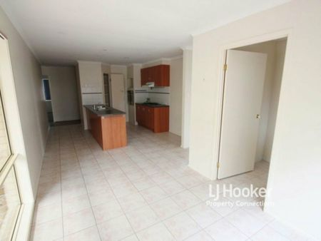 BEAUTFUL FAMILY HOME IN A PRIME LOCATION! - Photo 4