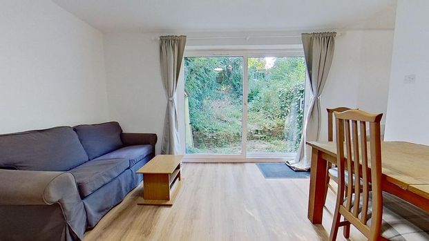 4 bedroom terraced house to rent - Photo 1