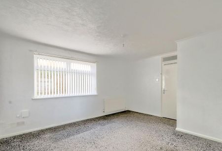 2 bedroom semi-detached house to rent - Photo 3