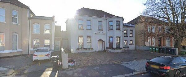 Room in a Shared House, Aldborough Road South, IG3 - Photo 1