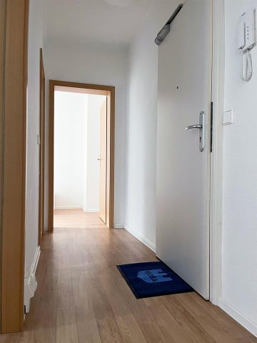 2-Raum-Wohnung mit EBK, Balkon & Tageslichtbad im Wasserturmgebiet - Photo 2