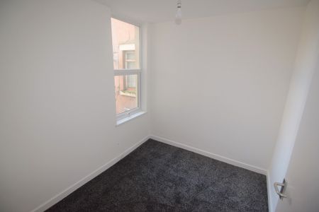 To Let 2 Bed Apartment - Photo 5