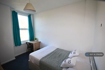 5 bedroom terraced house to rent - Photo 3